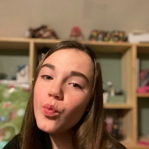 Meet your Posher, Becca